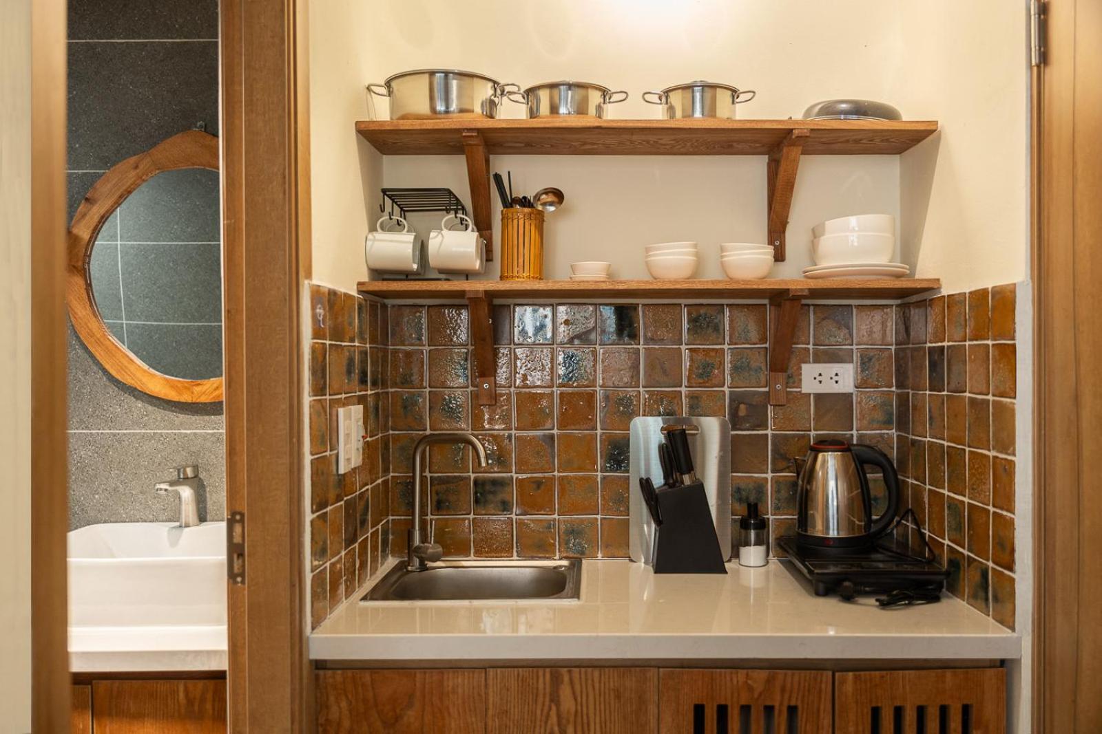 La Belle Sol Villa In Heart Of Old Quarter-2Mins To Hoan Kiem Lake-Free Laundry Apartment